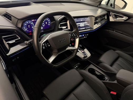 Glacier White Metallic 2022 Audi Q4 e-tron 50 Prestige