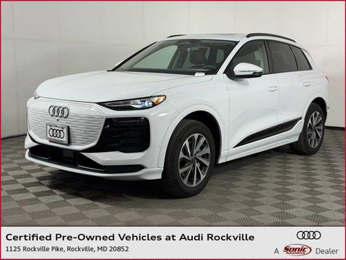 Glacier White Metallic 2025 Audi Q6 e-tron Premium