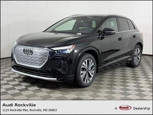 Mythos Black Metallic 2023 Audi Q4 e-tron 40 Premium Plus