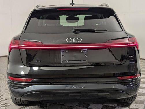 2024 Audi Q8 e-tron Premium Plus