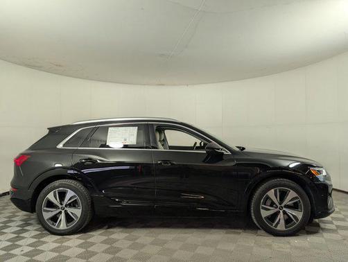 2024 Audi Q8 e-tron Premium Plus