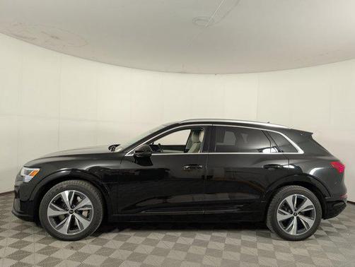 2024 Audi Q8 e-tron Premium Plus