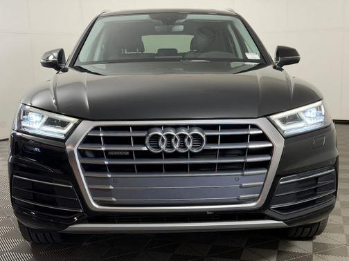Mythos Black Metallic 2019 Audi Q5 2.0T Premium Plus