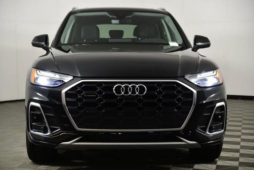 Mythos Black Metallic 2023 Audi Q5 45 S line Premium Plus