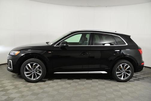 Mythos Black Metallic 2023 Audi Q5 45 S line Premium Plus