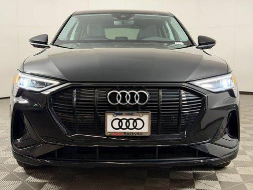 Mythos Black Metallic 2021 Audi e-tron Premium Plus