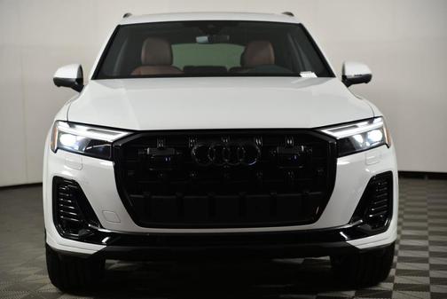 2026 Audi Q7 45 Premium