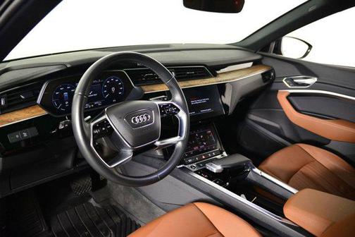 2022 Audi e-tron Premium quattro