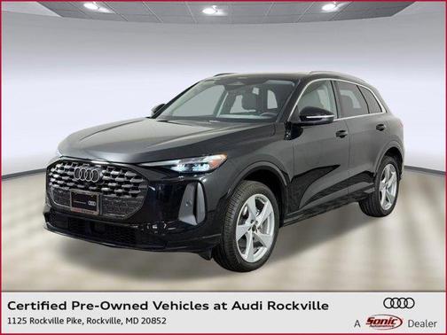 Mythos Black Metallic 2025 Audi Q5 2.0T quattro Premium