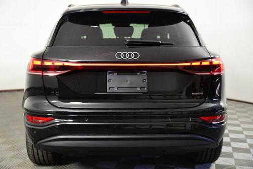 2025 Audi Q6 e-tron Prestige quattro