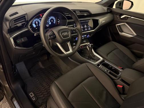 Chronos Gray Metallic 2025 Audi Q3 45 S line Premium