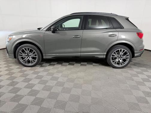 Chronos Gray Metallic 2025 Audi Q3 45 S line Premium