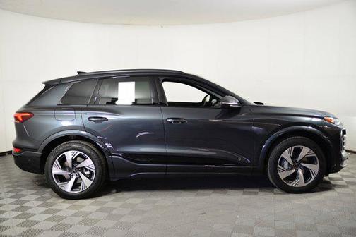 2025 Audi Q6 e-tron Premium Plus quattro