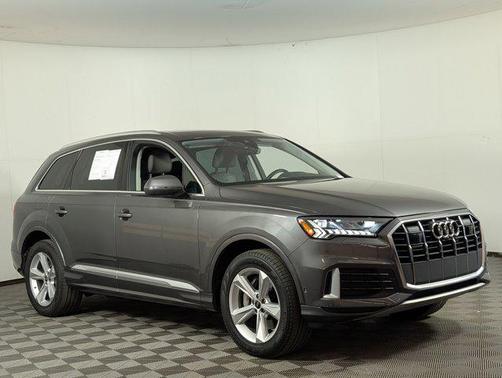 2024 Audi Q7 45 Premium Plus