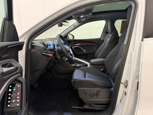 Glacier White Metallic 2026 Audi Q5 PLUS