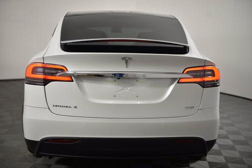 Photo 3 of 28 of 2018 Tesla Model X 75D