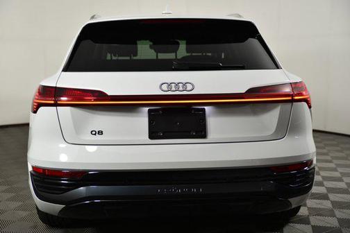 2024 Audi Q8 e-tron Premium Plus