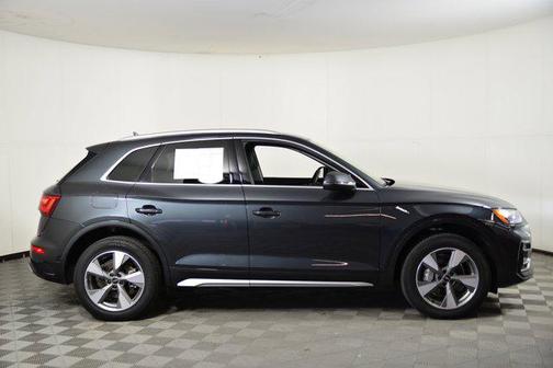2024 Audi Q5 40 Premium Plus