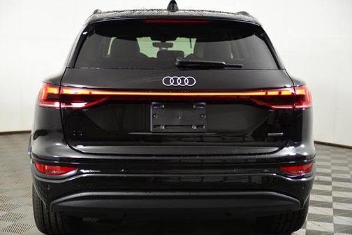 2025 Audi Q6 e-tron Prestige quattro
