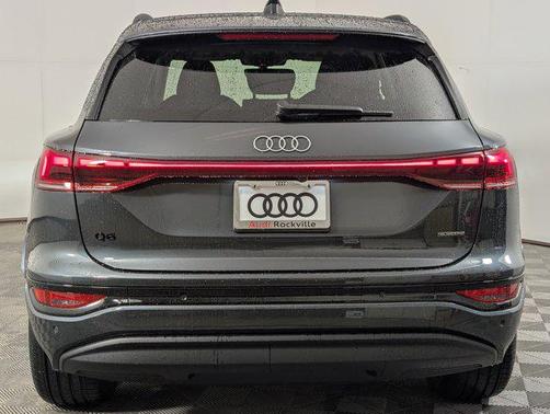 2025 Audi Q6 e-tron Premium Plus quattro