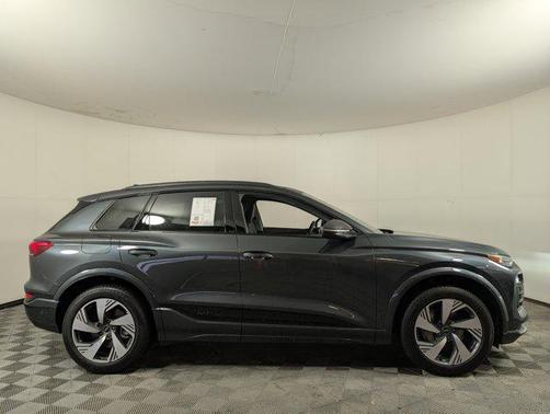 2025 Audi Q6 e-tron Premium Plus quattro