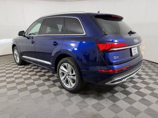 Navarra Blue Metallic 2023 Audi Q7 45 Premium