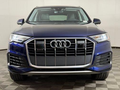 Navarra Blue Metallic 2023 Audi Q7 45 Premium