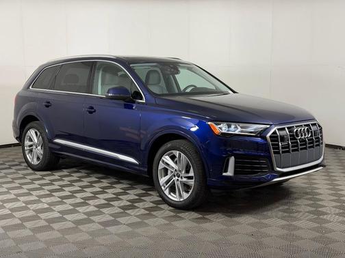 Navarra Blue Metallic 2023 Audi Q7 45 Premium