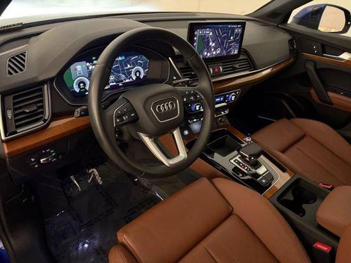 Ultra Blue Metallic 2023 Audi Q5 e 55 S line quattro Premium