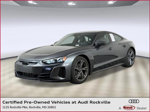 Daytona Gray Pearl Effect 2023 Audi e-tron GT Premium Plus