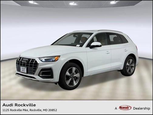 Glacier White Metallic 2024 Audi Q5 40 Premium