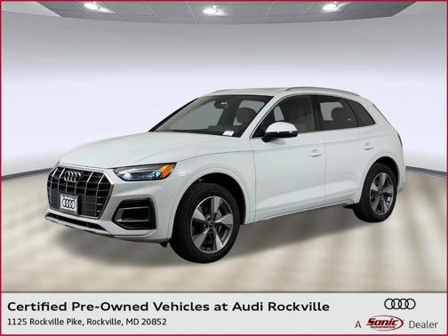 Glacier White Metallic 2024 Audi Q5 40 Premium