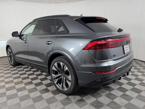 Daytona Gray Pearl 2026 Audi Q8 Premium Plus