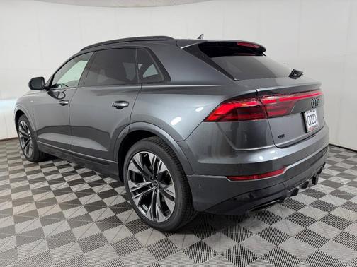 Daytona Gray Pearl 2026 Audi Q8 Premium Plus
