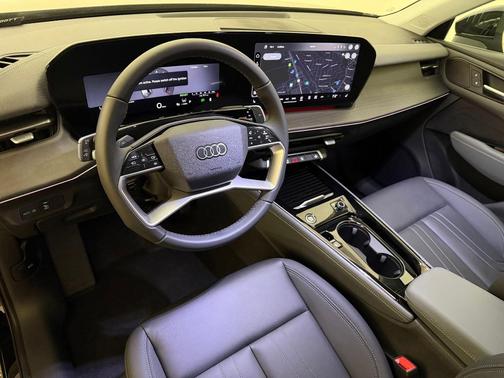 Mythos Black Metallic 2026 Audi Q3 S line