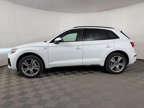 2025 Audi Q5 45 S line quattro Premium