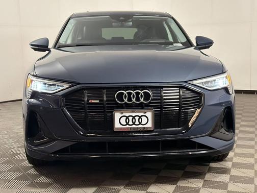 Plasma Blue Metallic 2021 Audi e-tron Prestige