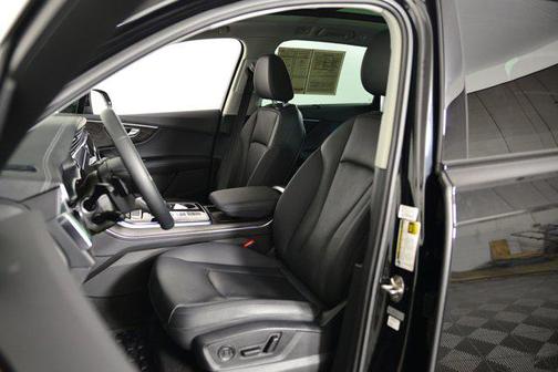 2023 Audi Q7 45 Premium Plus