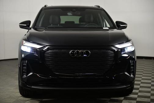 Mythos Black Metallic 2025 Audi Q4 e-tron 45 Premium
