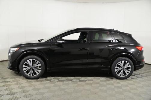 Mythos Black Metallic 2025 Audi Q4 e-tron 45 Premium