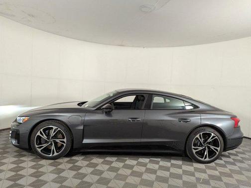 2022 Audi e-tron GT Prestige quattro