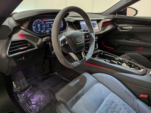 2022 Audi e-tron GT Prestige quattro