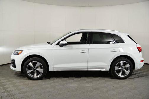 2024 Audi Q5 Premium 40 TFSI quattro S tronic