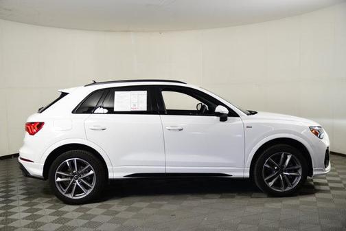 2025 Audi Q3 Premium 45 TFSI S line quattro Tiptronic