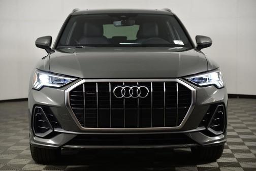 Chronos Gray Metallic 2025 Audi Q3 45 S line Premium
