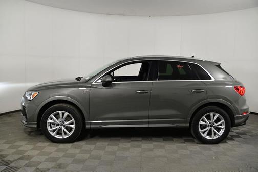 Chronos Gray Metallic 2025 Audi Q3 45 S line Premium