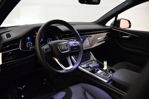 2025 Audi Q7 55 Premium