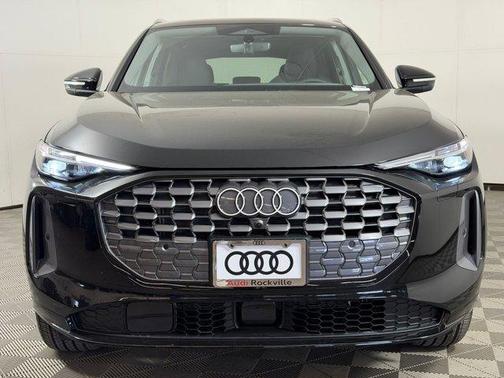 Mythos Black Metallic 2026 Audi Q5 PLUS