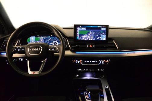 Glacier White Metallic 2023 Audi Q5 e 55 S line quattro Premium