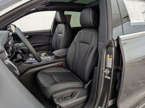 2025 Audi Q8 55 Premium